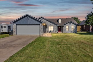 5115 Creek Crossing Dr, Greenville, TX 75402
