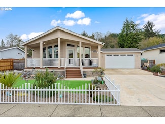 1060 Cedar Loop, Lakeside, OR 97449