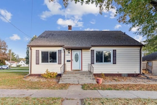 805 E Mitchell Ave, Waterloo, IA 50702