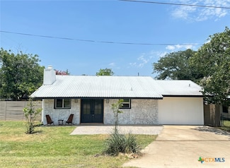 403 Hilldale Dr, Granite Shls, TX 78654
