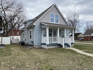 21032 Woodside Ave, Ferndale, MI 48220