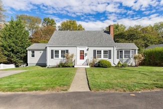 44 Sunset Dr, Beverly, MA 01915