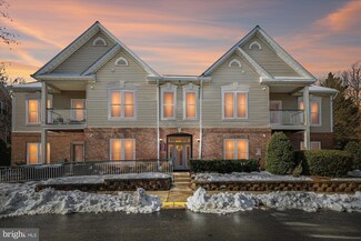 6530 Grange Ln Unit 104, Alexandria, VA 22315