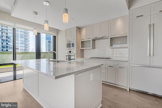 4960 Fairmont Ave Unit 603, Bethesda, MD 20814