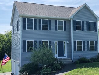 69 High Meadow Dr, Deerfield, NH 03037