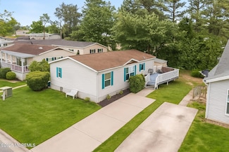 211 Holly Ct, Whiting, NJ 08759