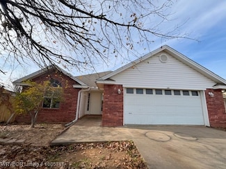 109 Claretta Dr, Roland, OK 74954