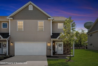 442 Shadow Wood Cir, Jermyn, PA 18433