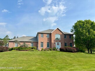 48 Fawn Dr, Dallas, PA 18612