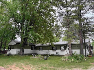 N3226 Forest View Rd, Pound, WI 54161