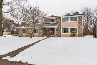 3620 Edinburgh Dr, Kalamazoo, MI 49006