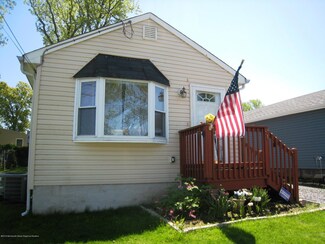 74 Pacific Blvd, Keyport, NJ 07735