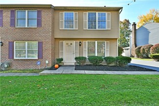 4250 Candlelight Dr SE, Warren, OH 44484