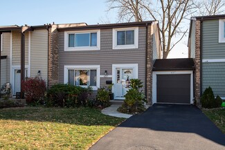 657 Lakeside Circle Dr Unit 2, Wheeling, IL 60090