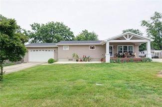 530 Sunset Dr, Mount Zion, IL 62549