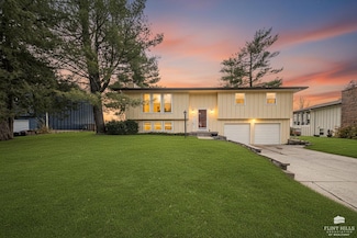 3025 Arbor Dr, Manhattan, KS 66503