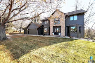 801 W Bayberry Cir, Sioux Falls, SD 57108