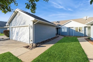 295 Laurel St, Waukee, IA 50263