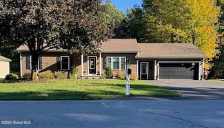 17 Michaels Dr, Queensbury, NY 12804