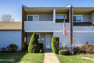 61 Maple Dr, Spring Lake, NJ 07762