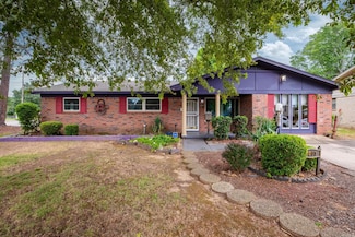 8801 Mayflower Rd, Little Rock, AR 72205