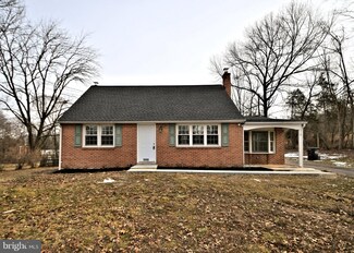 2450 Rhoads Rd, Gilbertsville, PA 19525