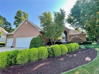 212 Chippewa Ct, Girard, OH 44420