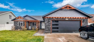 1114 Saddle Dr, Filer, ID 83328