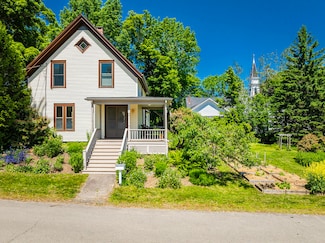 21 Elm St, Belfast, ME 04915