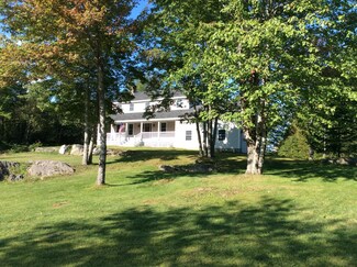48 Newfoundland Dr, Cushing, ME 04563