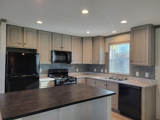 1267 Avenue A Unit 94, Springfield, MI 49037