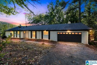 557 Rutherford Cir, Birmingham, AL 35206