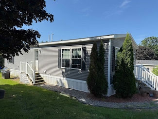 7 Primrose Dr, Tilton, NH 03276