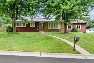 5115 Church St, Mc Farland, WI 53558