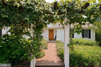 278 Akern Ln, Cross Junction, VA 22625