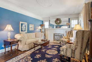 1607 Sycamore Ave, Royal Oak, MI 48073