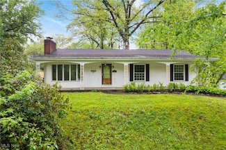 3143 Ethan Allen Rd, Barberton, OH 44203