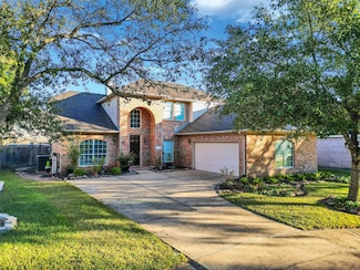 12330 Aspen Ln, Stafford, TX 77477