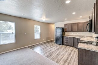 203106 E Bowles Rd Unit 17, Kennewick, WA 99337