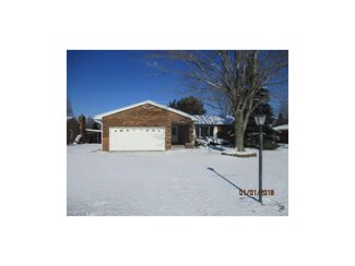 5271 Kevin St, Sheffield Village, OH 44054