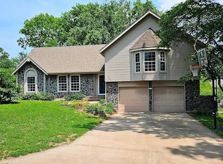 1608 SW 22nd St, Blue Springs, MO 64015