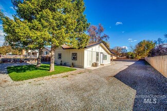 912 S Hayes Ave, Emmett, ID 83617