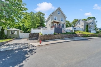 135 Pine Grove Ave, Lynn, MA 01904