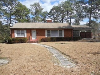 302 Juanita Ave, Hamlet, NC 28345