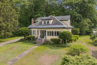 7 Carroll Ave, Auburn, ME 04210
