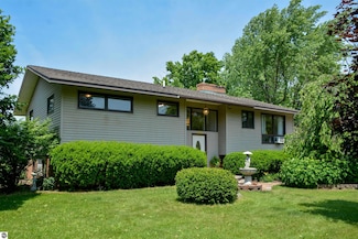 359 N Keystone Rd, Traverse City, MI 49696
