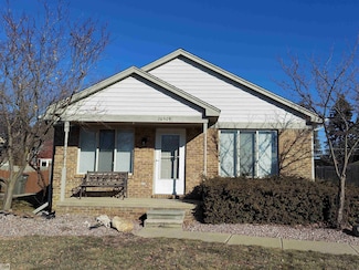 20509 Little Acres Dr, Clinton Township, MI 48035