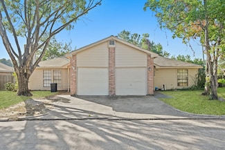 10021 Emerald Creek Dr, Houston, TX 77070