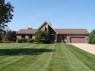11 Shagbark Ln, Millbrook, IL 60536