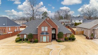 1324 Churchill Dr, Benton, AR 72019